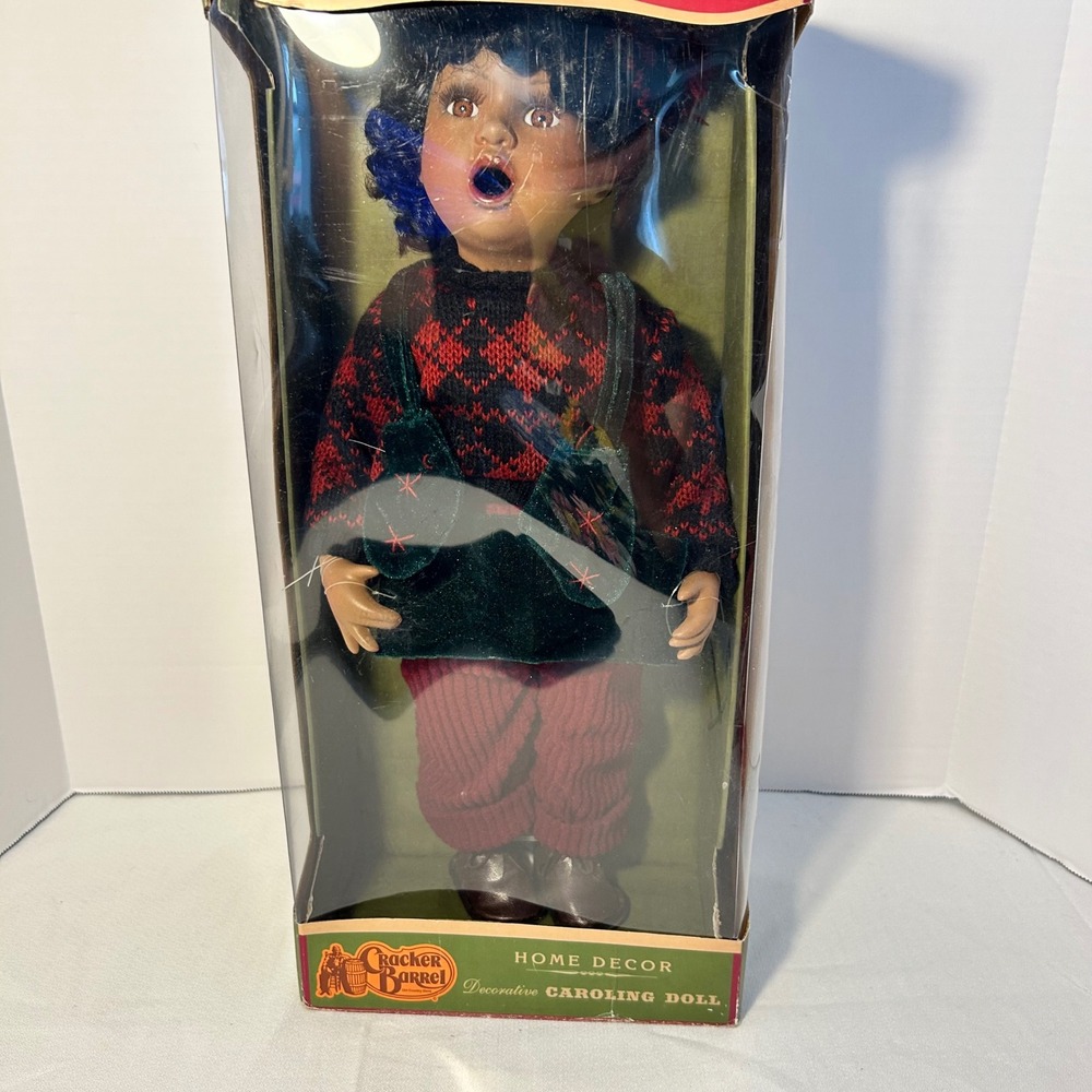 Cracker Barrel Plaid Tidings Decorative Caroling Doll vintage‎